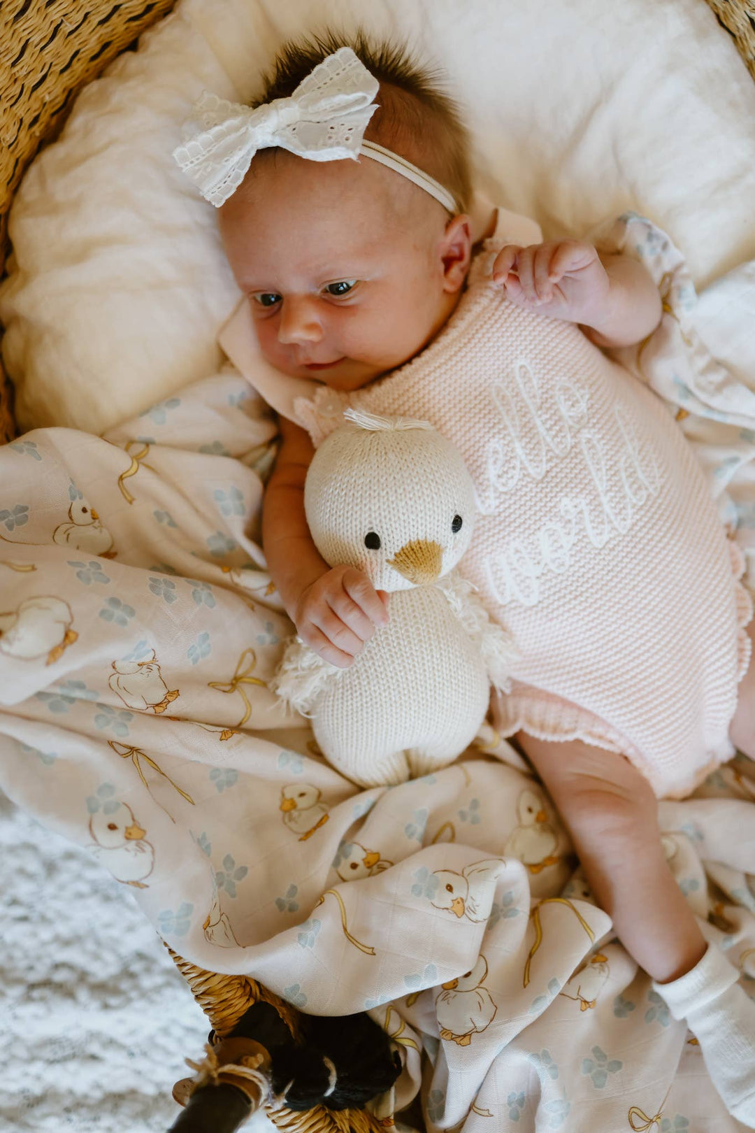 swaddle. daisy duckling.