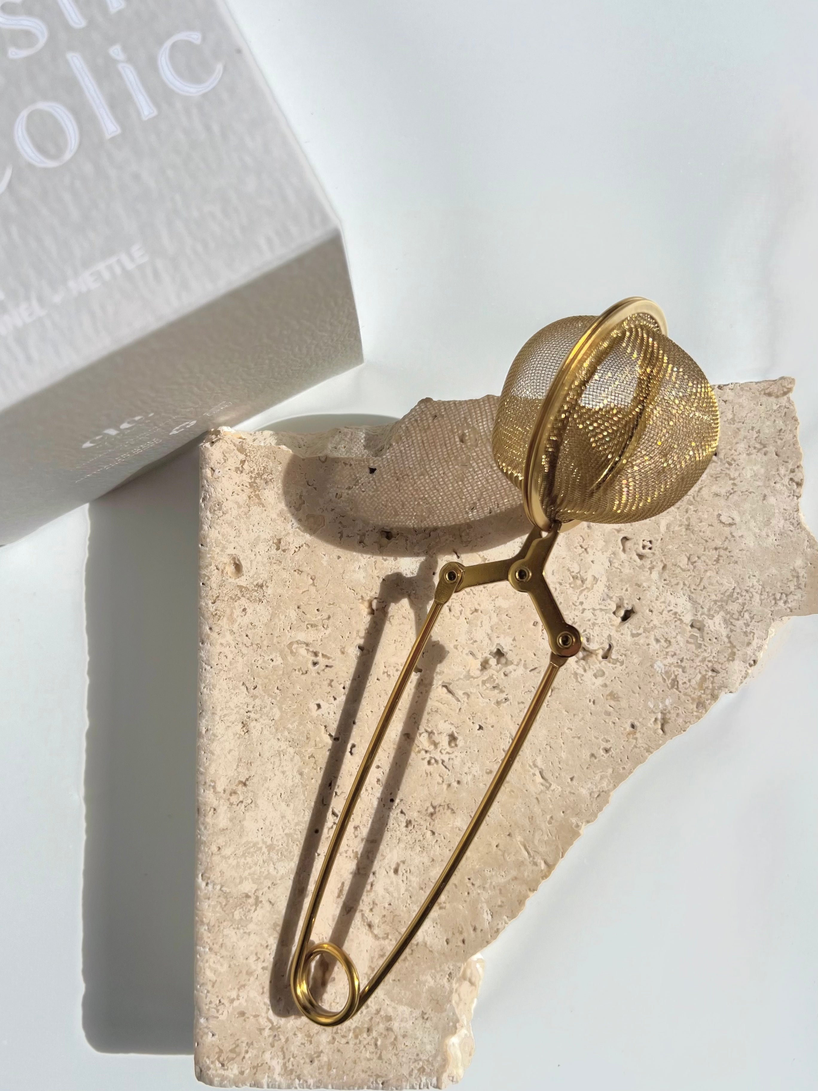 gold mesh tea infuser. – cle. naturals