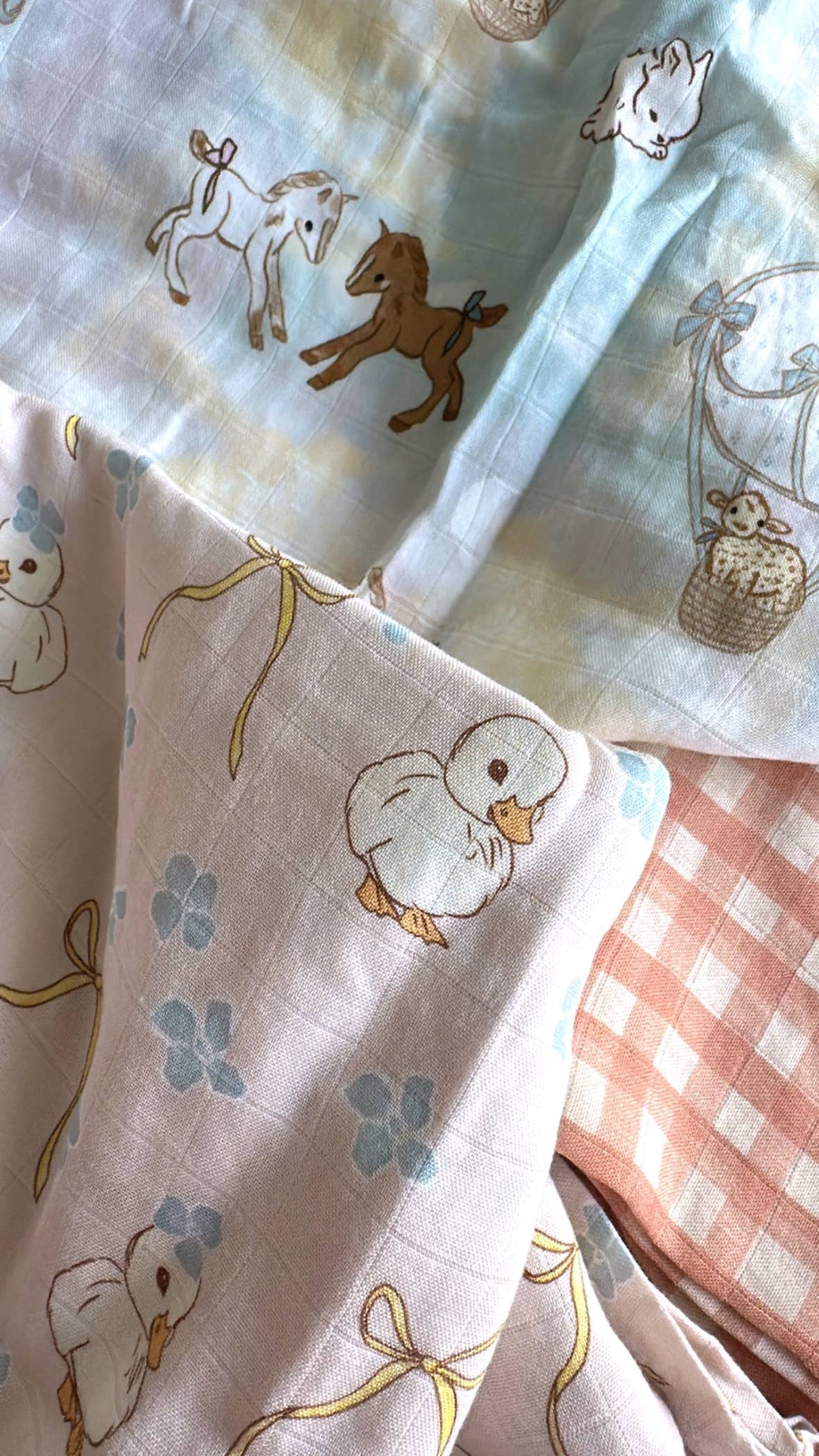 swaddle. daisy duckling.